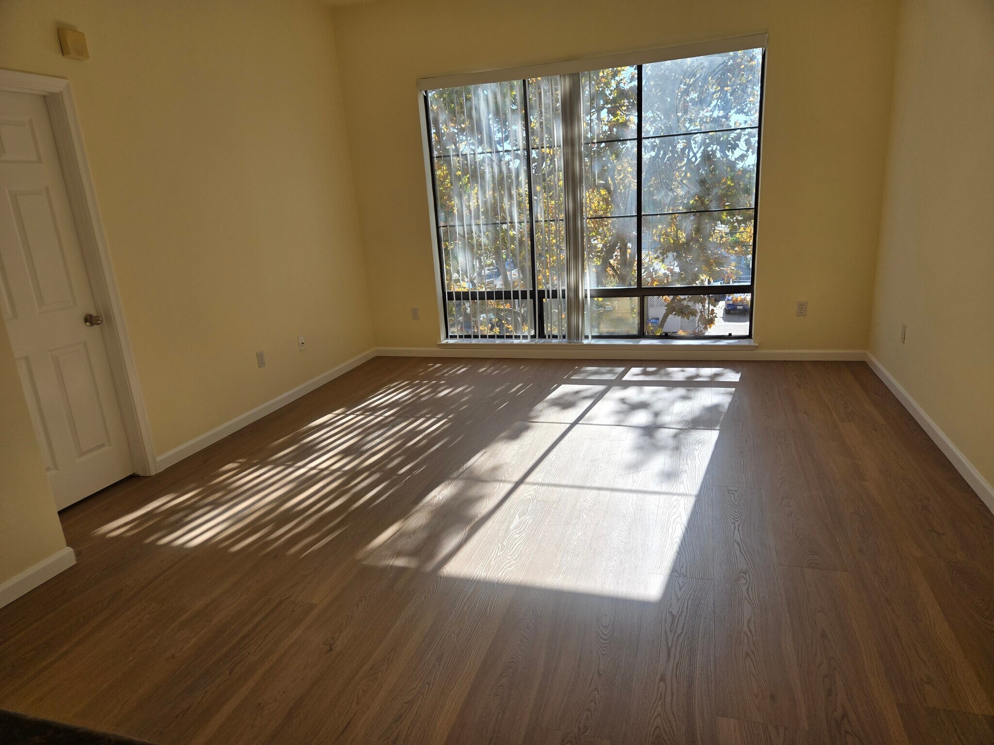Livingroom - 1060 S 3rd St