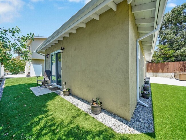 Building Photo - 34801 Calle Del Sol