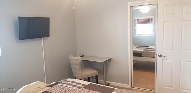 Building Photo - 4440 E Campbell Ave