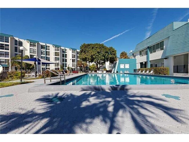 Building Photo - 17560 Atlantic Blvd