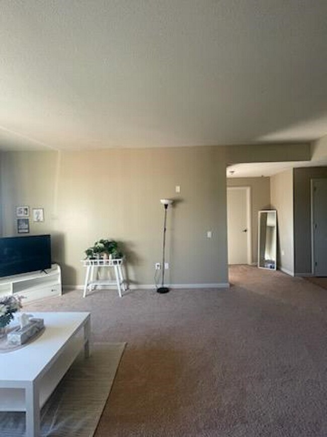 Living room - 80 E Milton Ave