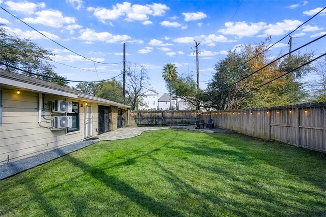 Building Photo - 3201 Westridge St