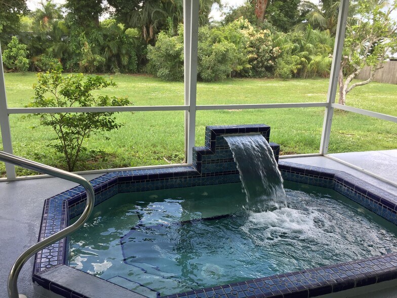 Building Photo - 5232 Raintree Ln