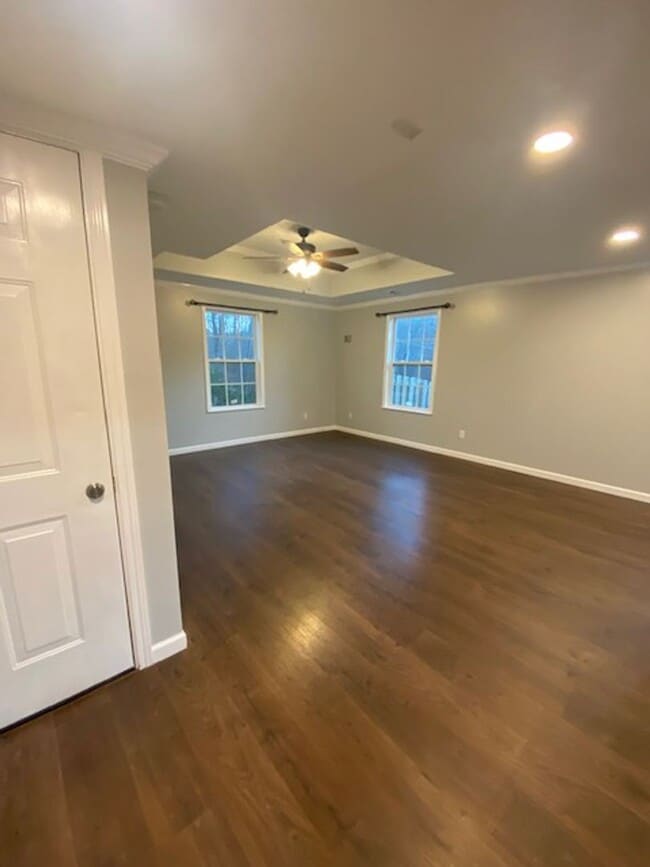 Building Photo - 1 bedroom basement rental