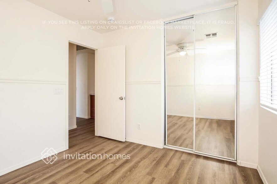 Building Photo - 16070 W Mesquite Dr