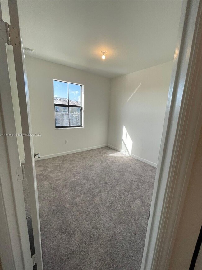 Building Photo - 11845 SW 245 Ter