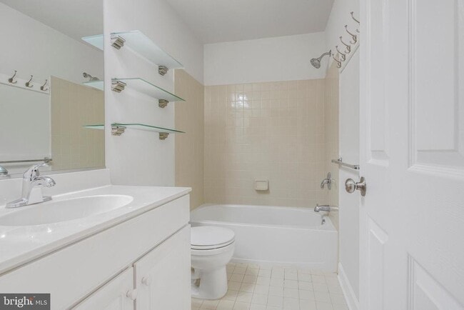 Building Photo - 14741 Potomac Branch Dr