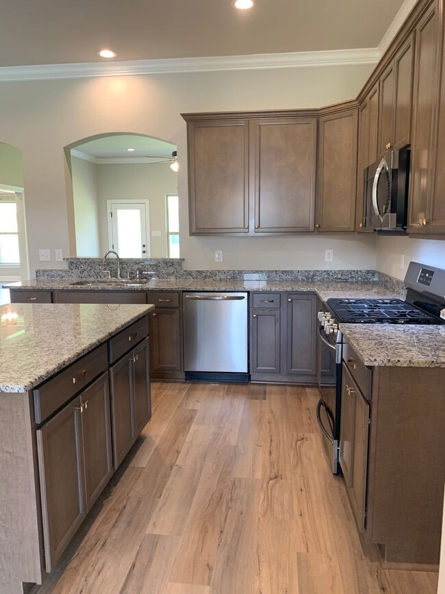Building Photo - 3BD/2BA House for Lease - Nickens Lake Sub...