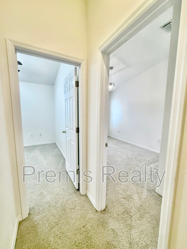 Building Photo - 2043 Strathmill Dr