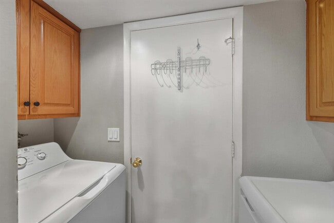 Building Photo - 17024 E Calle Del Sol