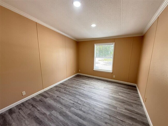Building Photo - 16767 Oak Knoll Dr