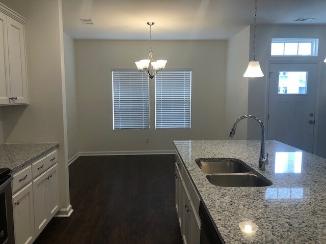 Building Photo - 218 Dogwood Cir