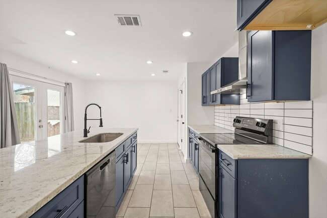 Building Photo - 4428 Stanford Ct