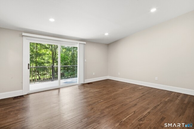 Building Photo - 17 Nutmeg Dr