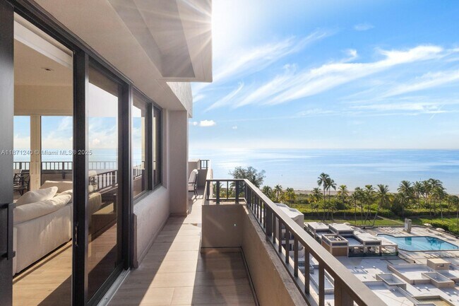 Building Photo - 251 Crandon Blvd