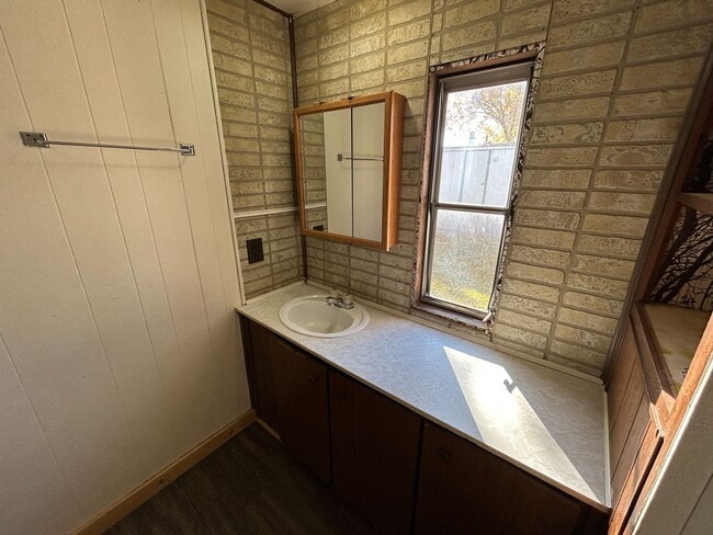 Building Photo - 2 Bedroom 1 Bath Updated Mobile Home in A & J Mobile Home Park