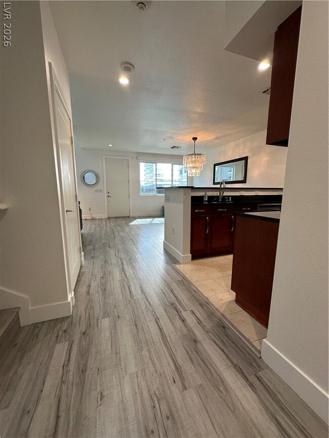 Building Photo - 4545 Dean Martin Dr