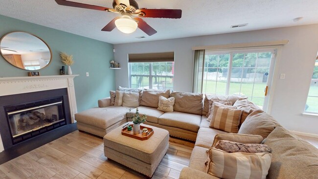 Building Photo - 100 Pinyon Pines