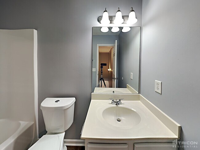Building Photo - 5810 Ridge Stone Way