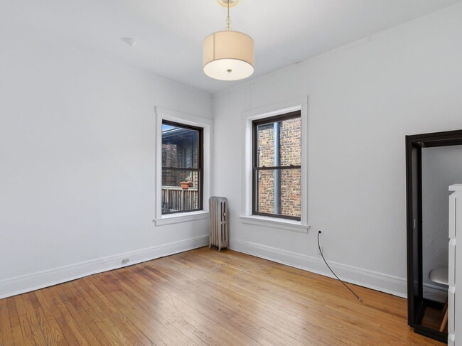 Building Photo - 5108 S Woodlawn Ave