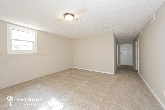 Building Photo - 35 Knights Cir