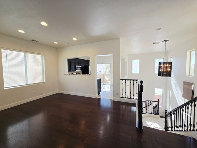 Building Photo - GORGEOUS 4BD/3BA IN SILVERADO RANCH