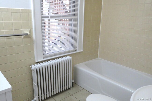 Building Photo - 86 Prospect St