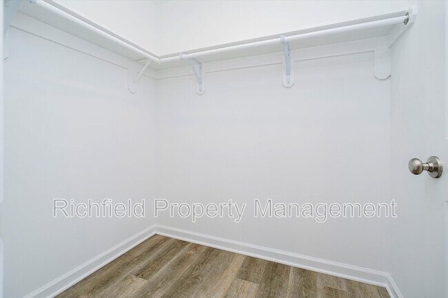 Building Photo - 1729 Thaddeus St