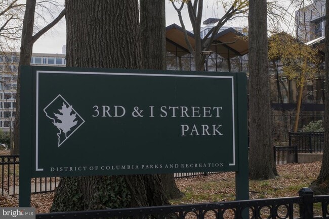 Building Photo - 301 I St SW