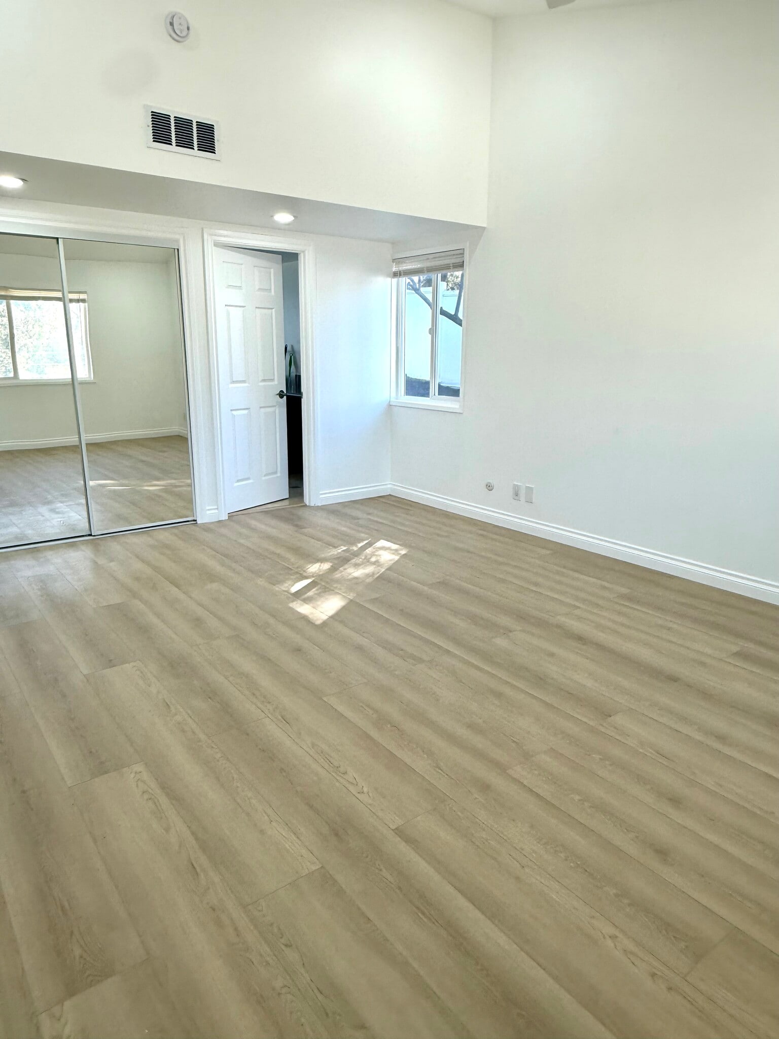 Building Photo - 5400 Beeler Ave