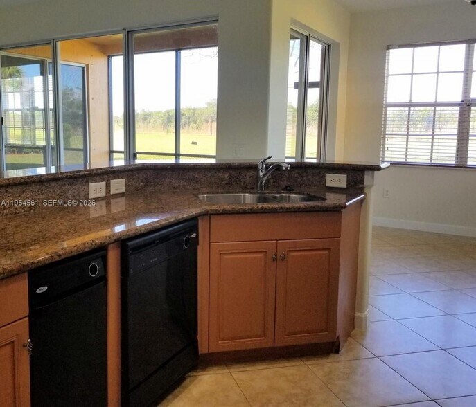 Building Photo - 8255 NW 128th Ln