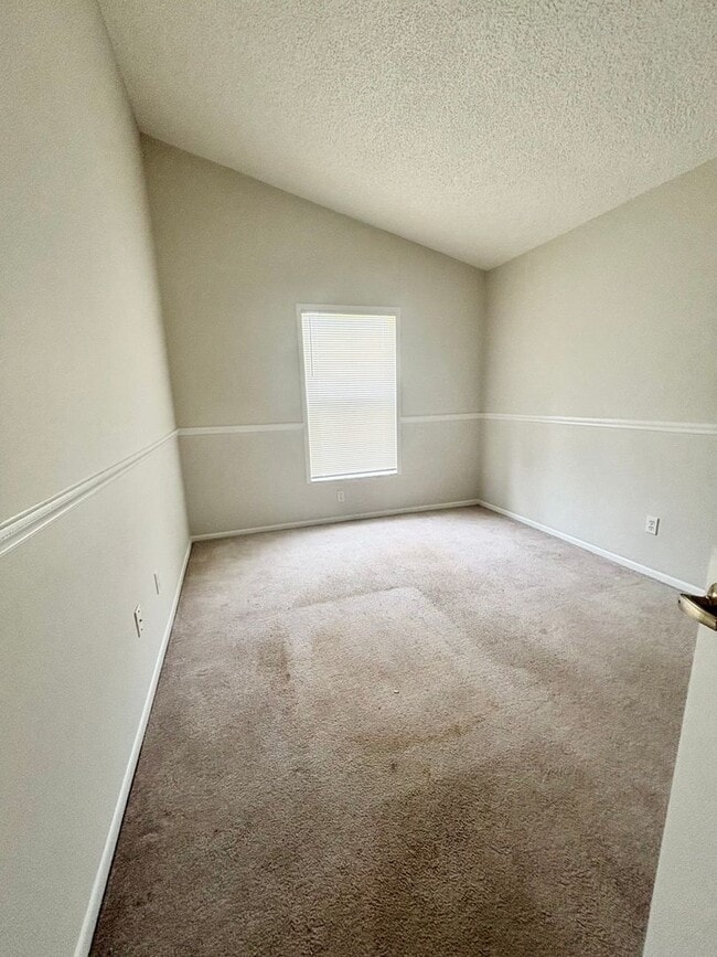 Building Photo - Ready to Move in!! Must See! Lake Mary Com...