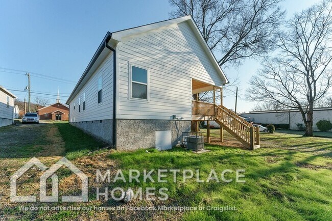 Building Photo - 2901 Dodson Ave