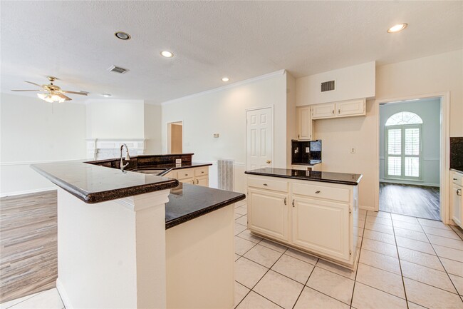Building Photo - 14823 Atterbury Dr