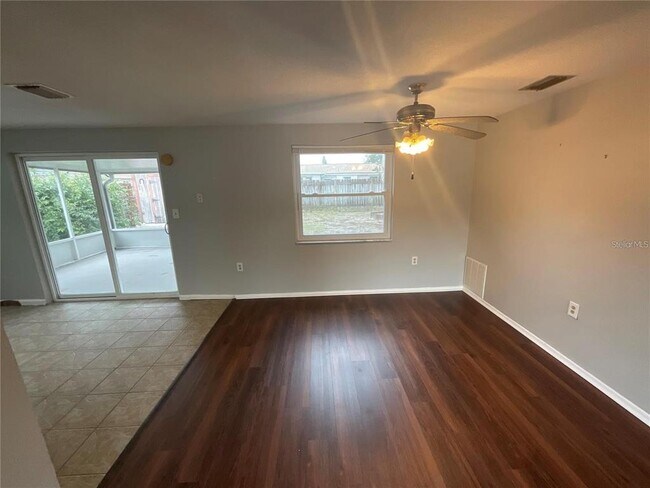 Building Photo - 3335 Coldwell Dr