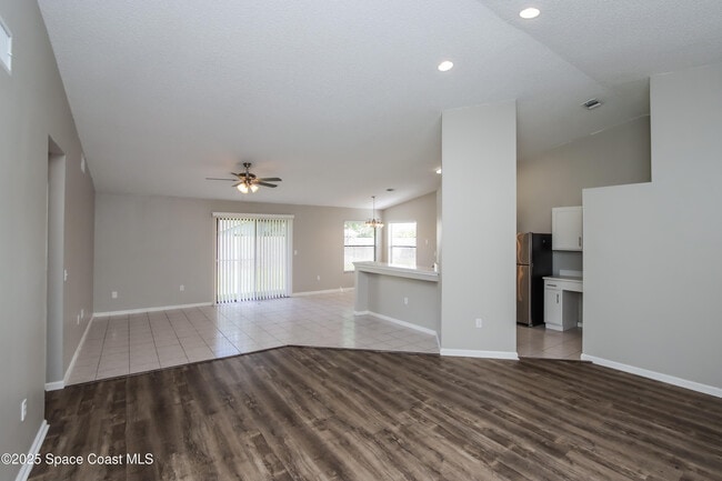 Building Photo - 1228 Sleepy Hollow Ln