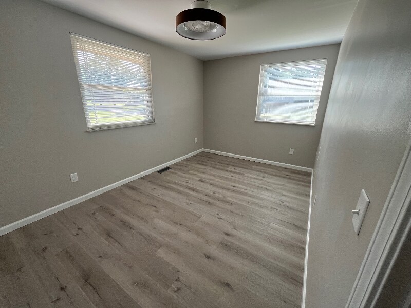 Building Photo - 4467 Glendale Dr