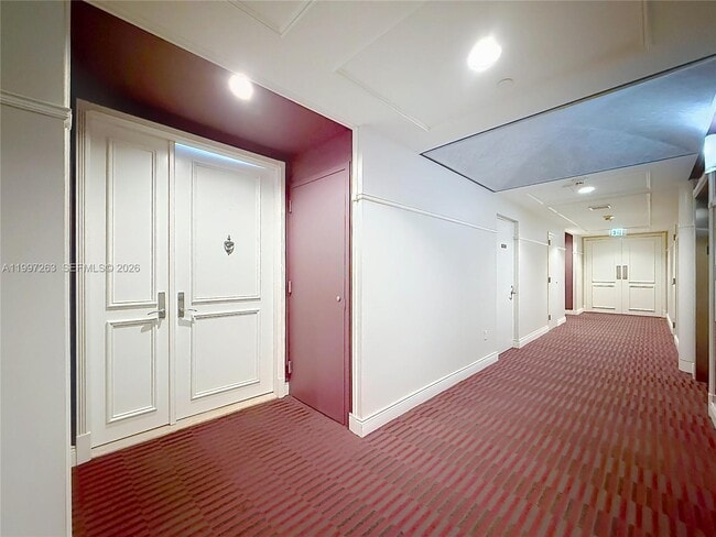 Building Photo - 808 Brickell Key Dr