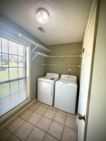 Building Photo - 7067 Runnymede Dr