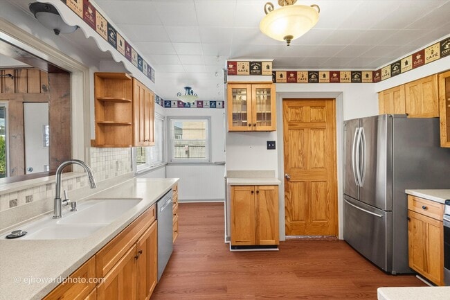 Building Photo - 804 S President St