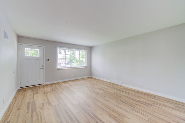 Building Photo - Brand New Renovated 2 bedroom in Arnold