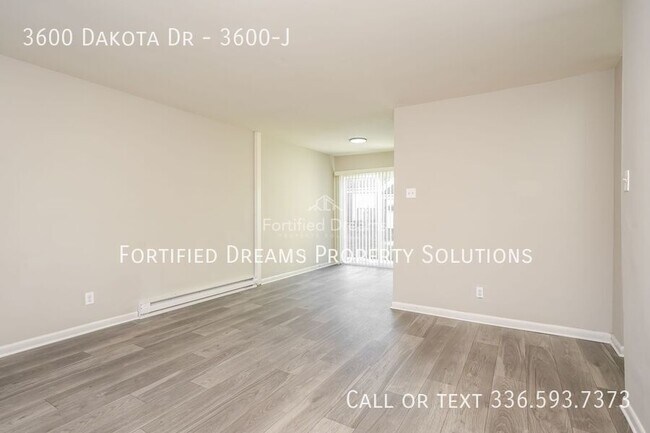 Building Photo - 3600 Dakota Dr