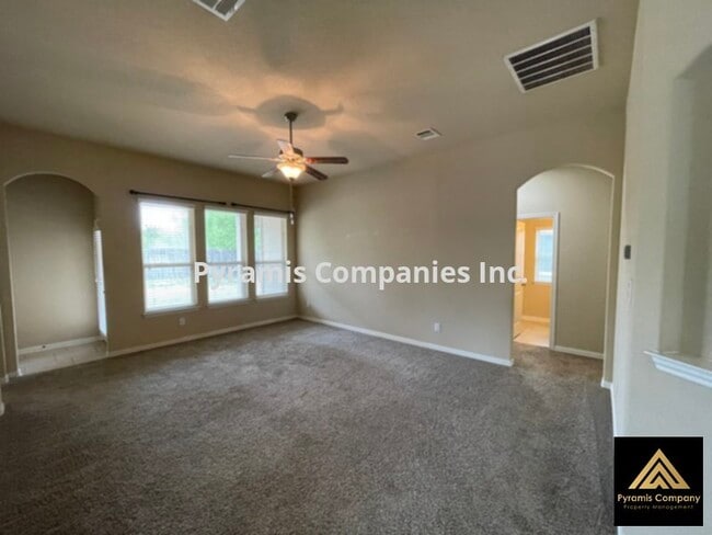 Building Photo - 15231 Stagehand Dr