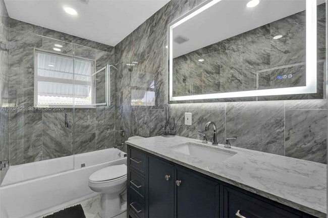 Building Photo - 860 NW 207th St