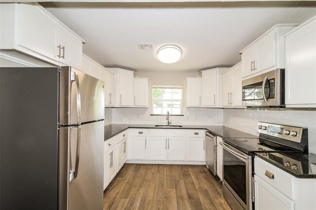 Building Photo - 1613 SW 61st Terrace