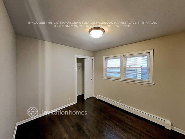 Building Photo - 4623 N Kilbourn Ave