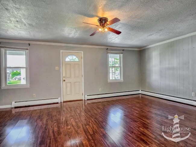 Building Photo - 225 Pickwick St