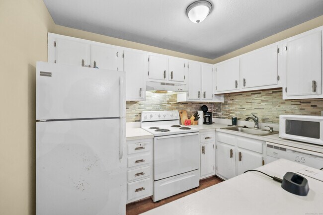 Building Photo - 60 Rambling Brook Ln