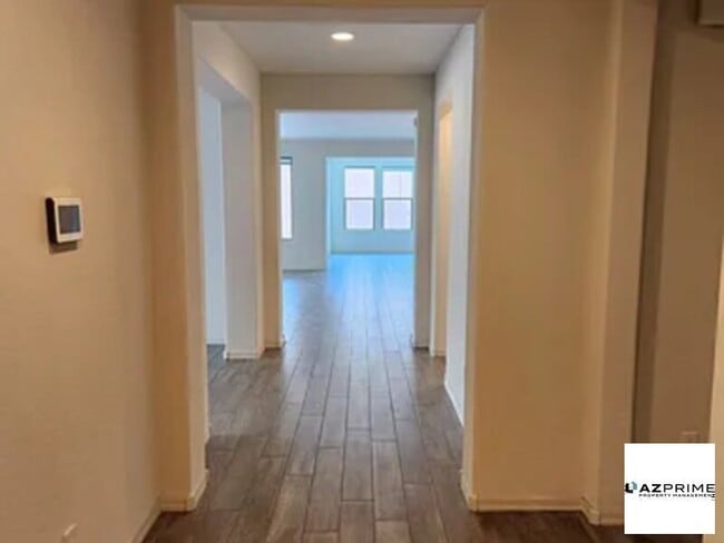 Building Photo - Single Family Residence