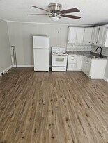 Building Photo - 414 Front St